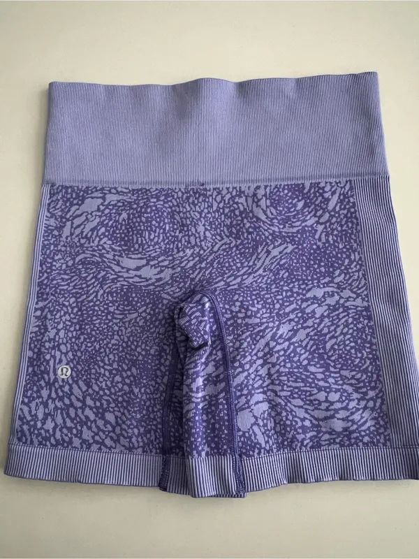 Lululemon sculpt purple biker yoga running shorts - Image 2