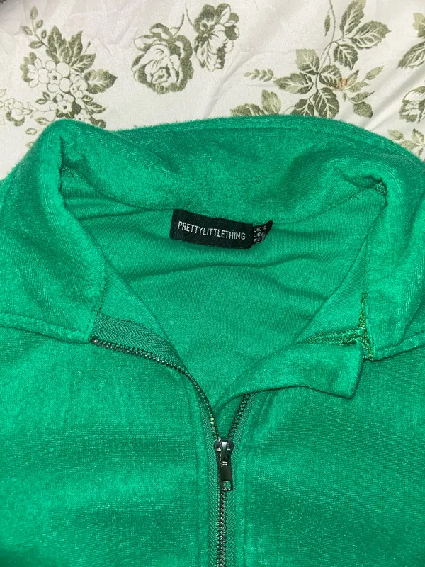 Pretty Little Thing green crop jacket  - Image 3