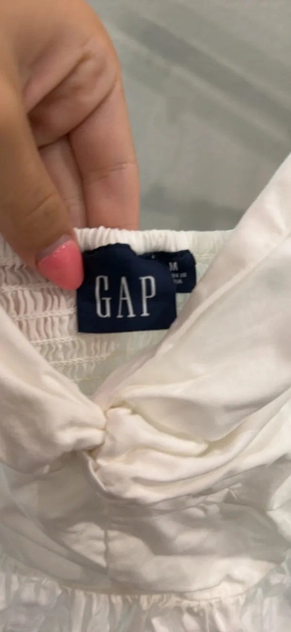 Gap White Top - Image 3