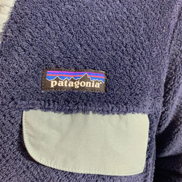 Patagonia women’s half zip sweatshirt, size medium - Image 2