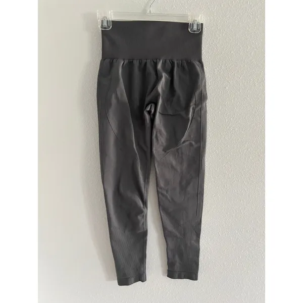 Halara‎ OneForm Seamless Flow High Waisted Ruched 7/8 Yoga Leggings Medium Gray - Image 3