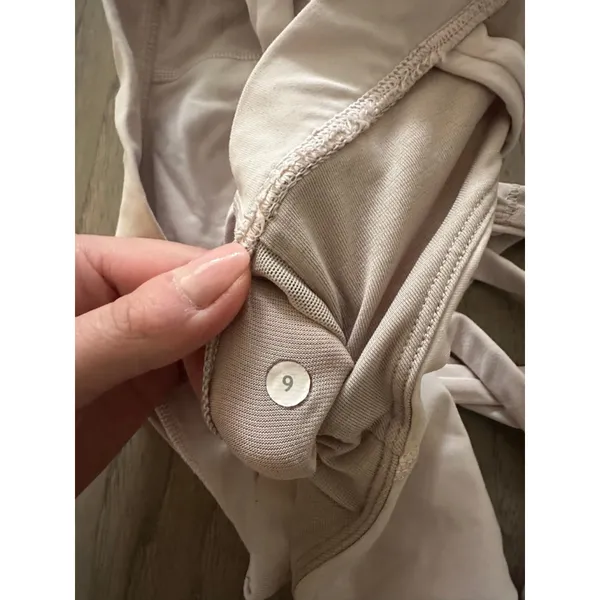 Lululemon Energy Sports Bra Light Pink Women's Size 6 - Image 5