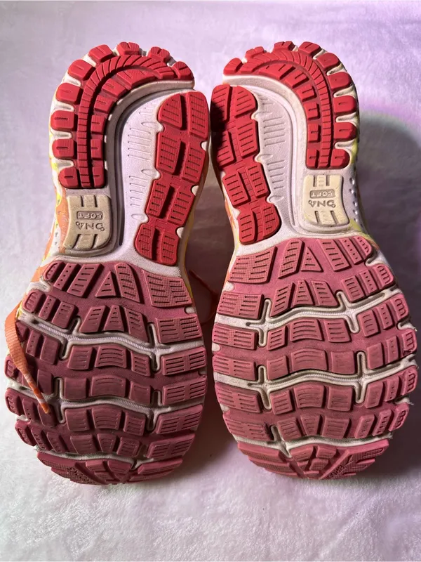 Brooks Women's Pink Athletic Running Shoe - Breathable Support - Image 9