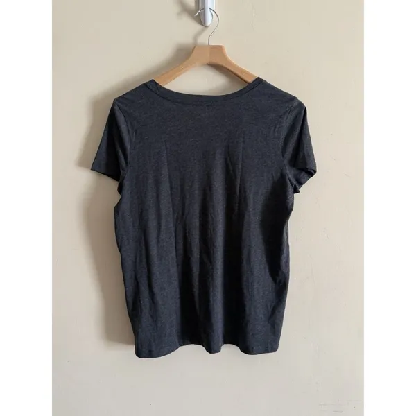 Wicked Glinda And‎ Elphaba Classic Fit Graphic Tee V Cut NWT maurices Medium - Image 4