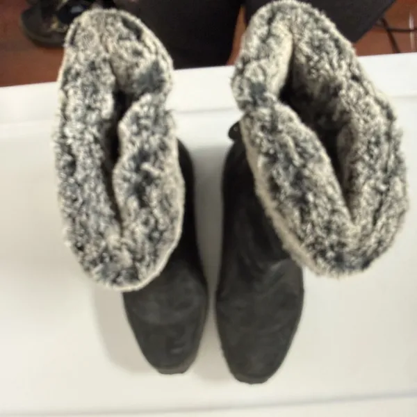 The North Face Primaloft Insulated Snow Black Suede Gray Winter Grip Size 9 - Image 3