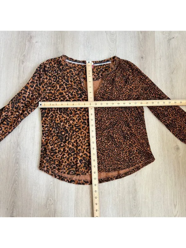 Anthropologie Pilcro EUC Women's Thermal Brown Leopard Print Top Size M - Image 6