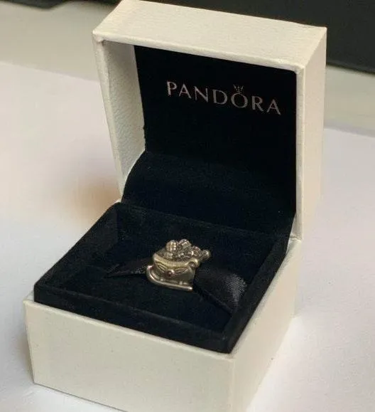 Pandora Santa’s Sleigh Charm - Image 2