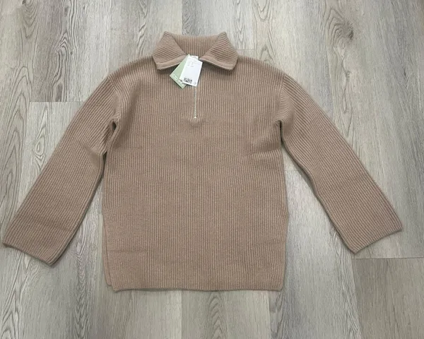 H&M Sweater - Image 2