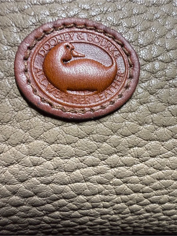 Vintage Dooney & Bourke Coin Purse Kiss Lock AWL Leather Duck Logo Taupe - Image 2