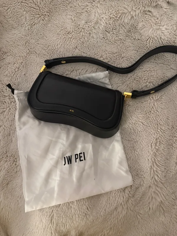 JW PEI Joy Shoulder Bag - Black - Image 3