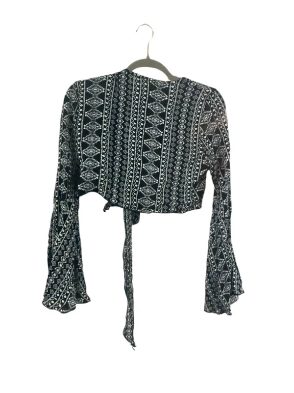Women's Windsor Black and White Patterned Tie-Front Crop Top Size S - Image 9