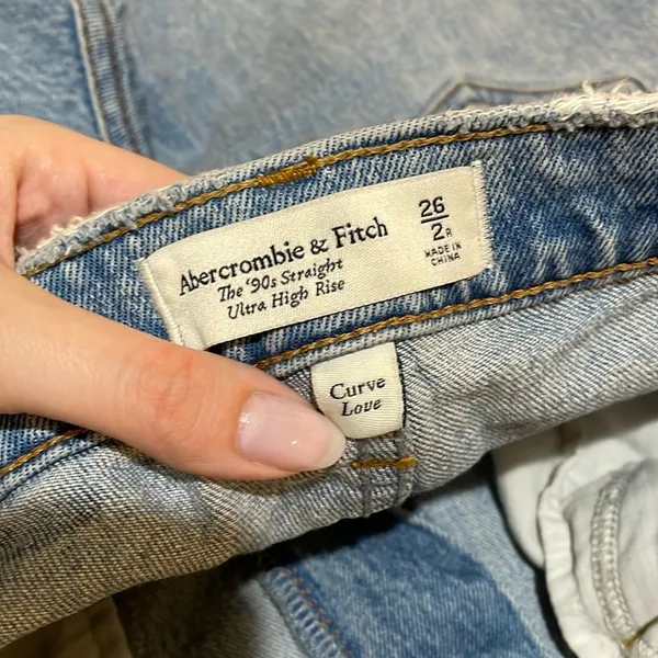 Abercrombie & Fitch Curve Love The '90s Straight Ultra High Rise Jeans 26/2 - Image 2