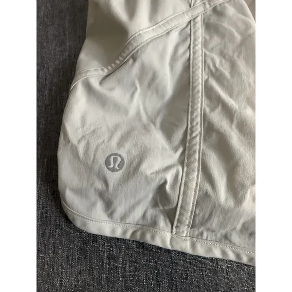 Lululemon Track Attack Running Shorts Women's Size 8 Soft Grey 3" Inseam - Image 6