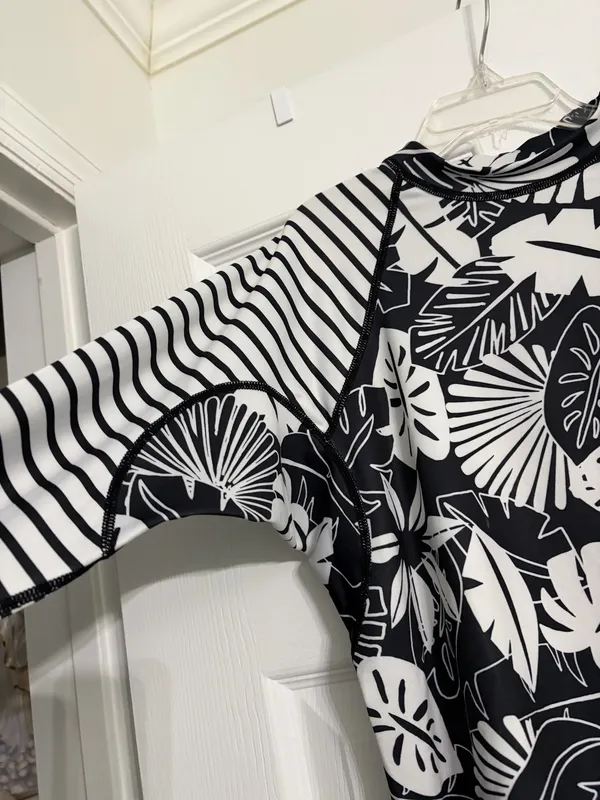 Dakine Swim Rash Guard - Image 4