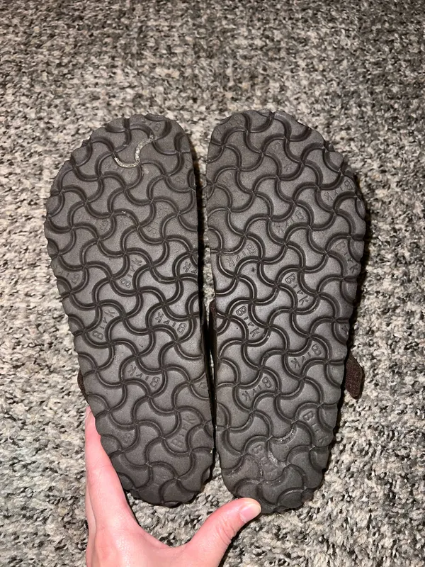 Birkenstock Sandals Gizeh metallic brown - Image 2