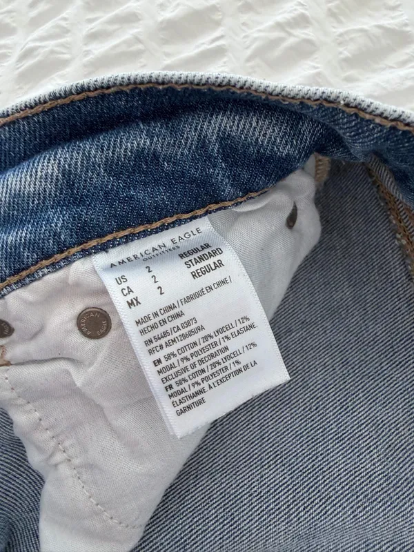 American Eagle High-Rise Jeans - Image 6