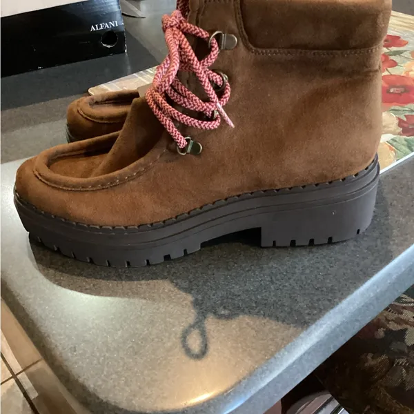 Womens Brown Boots with Pink Laces - Image 2