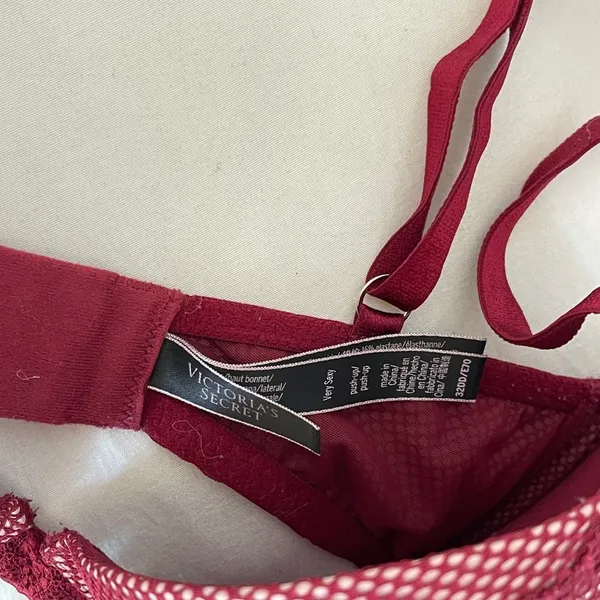 Victorias Secret Push-Up Lace detail Bra | SIZE 32DD - Image 2