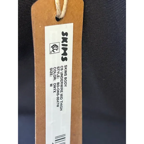Skims Body CS Underwire Mid Thigh Bodysuit Medium Onyx New with tags - Image 5