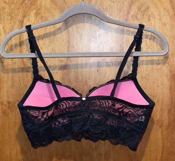 PINK vs Bra - Image 2