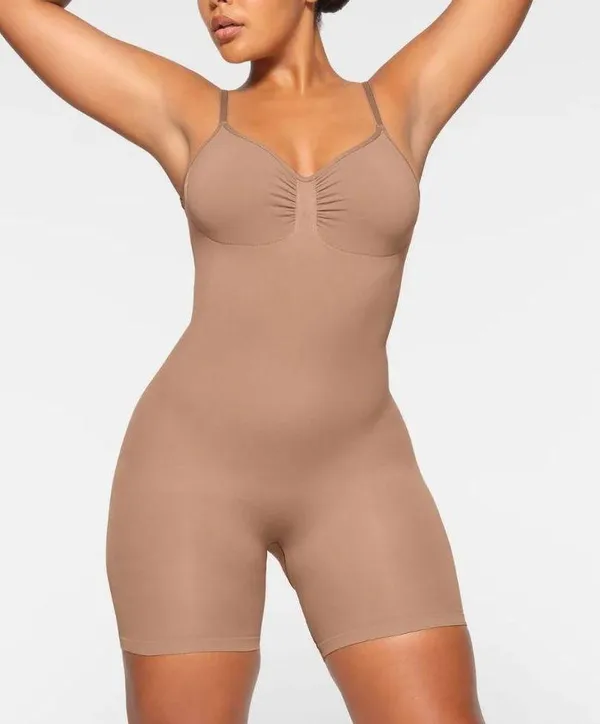 SKIMS low back mid thigh sculpting bodysuit - Image 3