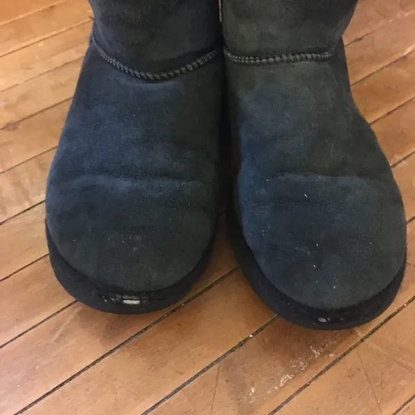 UGG shearling lined boots with bows in the back - Image 7