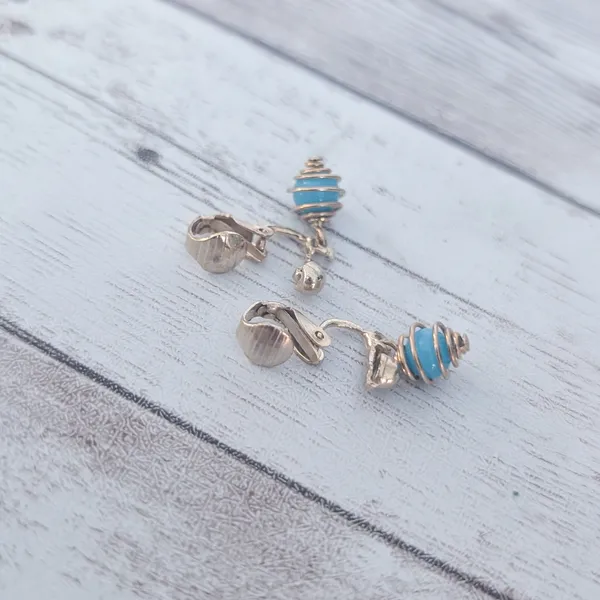 Vintage Clip On Earrings Dainty Light Blue & Gold Tone Dangle - Image 5