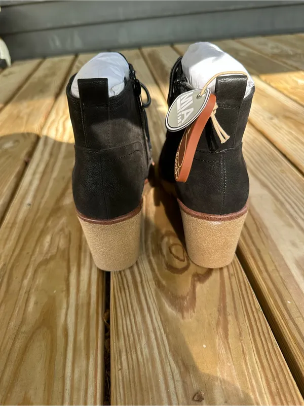 MIA Black Lace-Up Ankle Boots with Tan Contrasting Sole - Image 6
