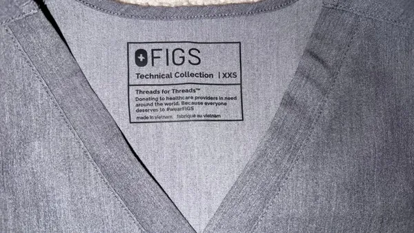 FIGS Scrub Set - Image 4
