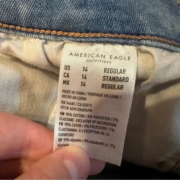 American Eagle Hi-Rise Light Wash Distressed Raw Hem Skinny Jegging‎ Jeans Sz 14 - Image 8