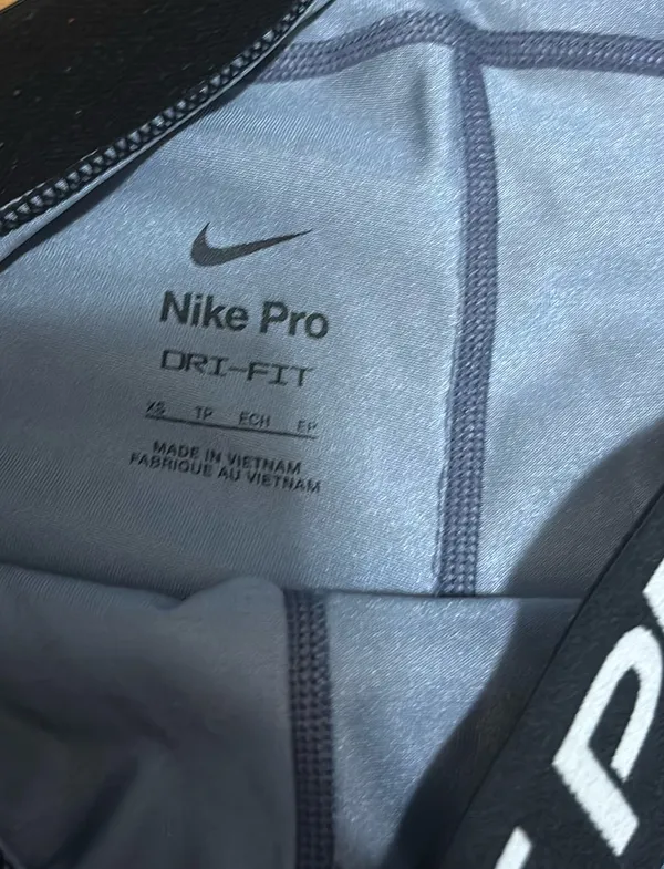 Navy camo Nike pro shorts spandex - Image 2