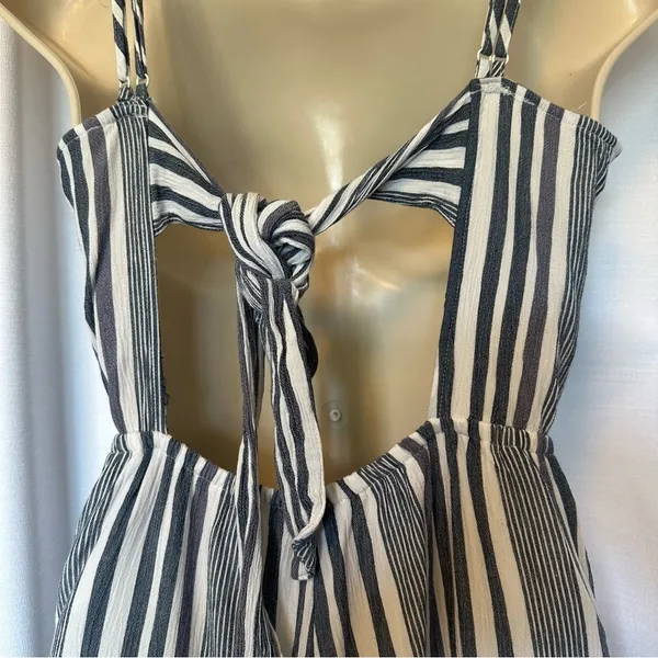 Women’s American Eagle 🦅 Outfitters Nautical Striped Open Back Romper Sz Medium - Image 6