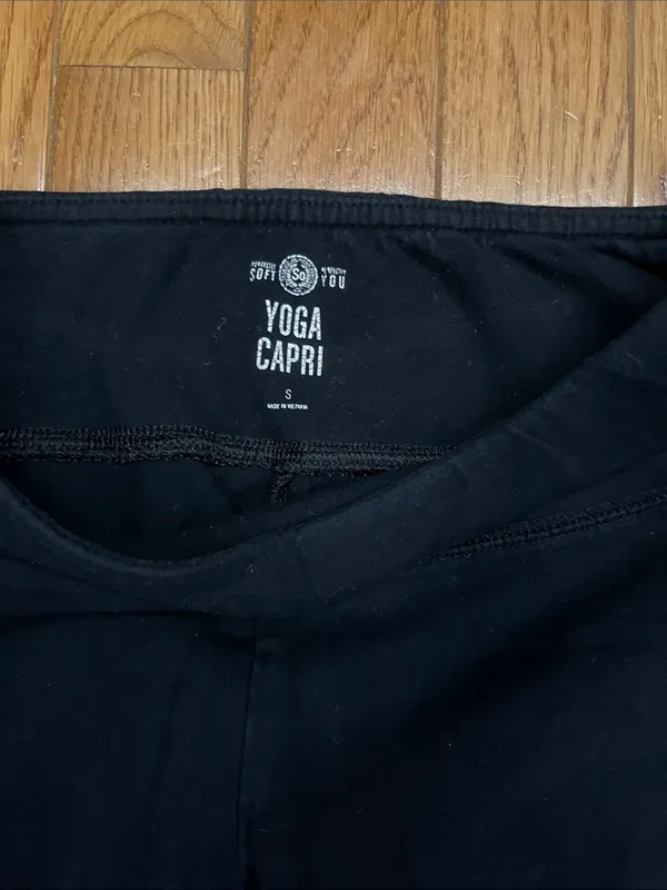 Black Capris Leggings - Image 4
