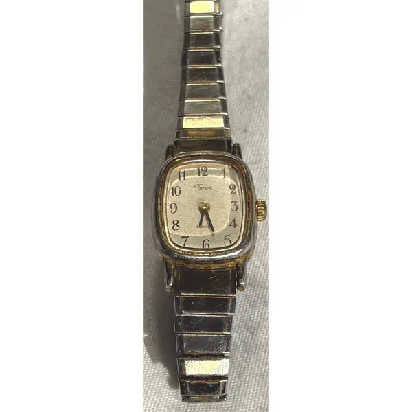 Vintage Timex‎ Quartz Women's Gold Tone Analog Watch Expansion Band - Image 10
