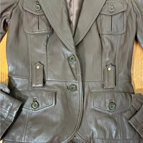 Danier Brown Leather Jacket Military Style Pockets Button Closure women's‎ XS - Image 4