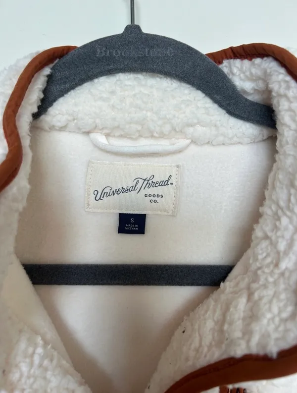 Universal Threads Cream Sherpa Jacket - Image 2
