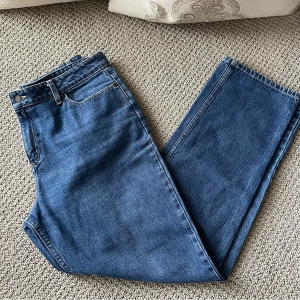 LL Bean Women’s Classic Fit Straight Jeans - Image 3