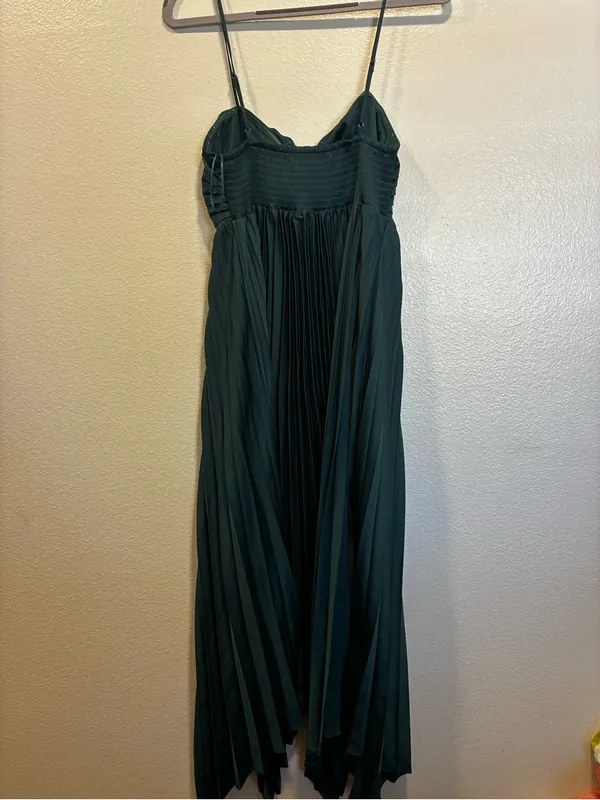 Petal & Pup Emerald Green Pleated Spaghetti Strap Midi Dress - Image 5