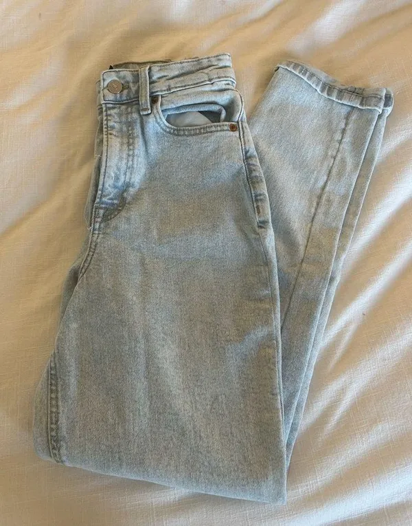 H&M mom jeans - Image 2