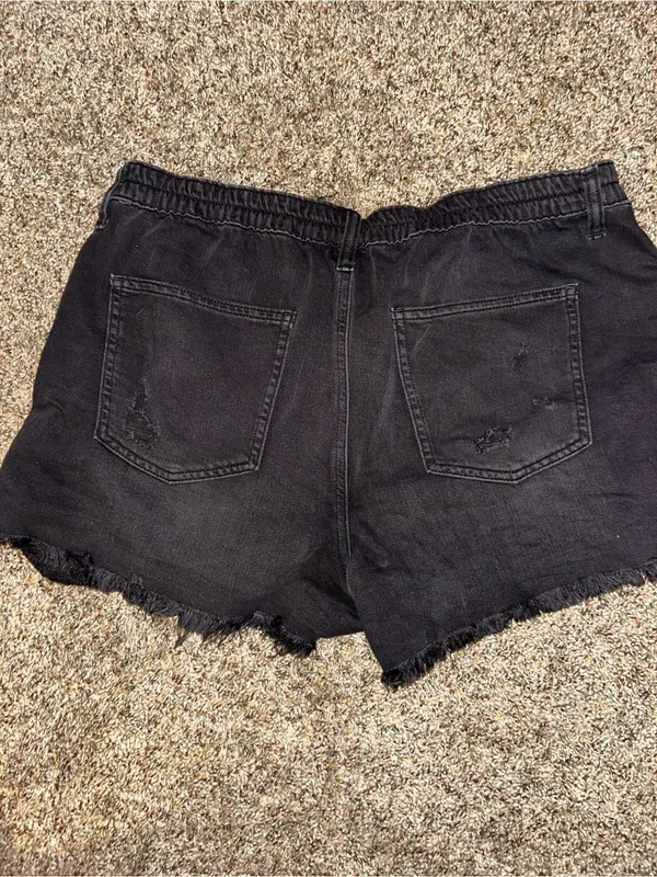 Aerie black denim shorts with frayed hem size L #denimshorts #aerie - Image 2