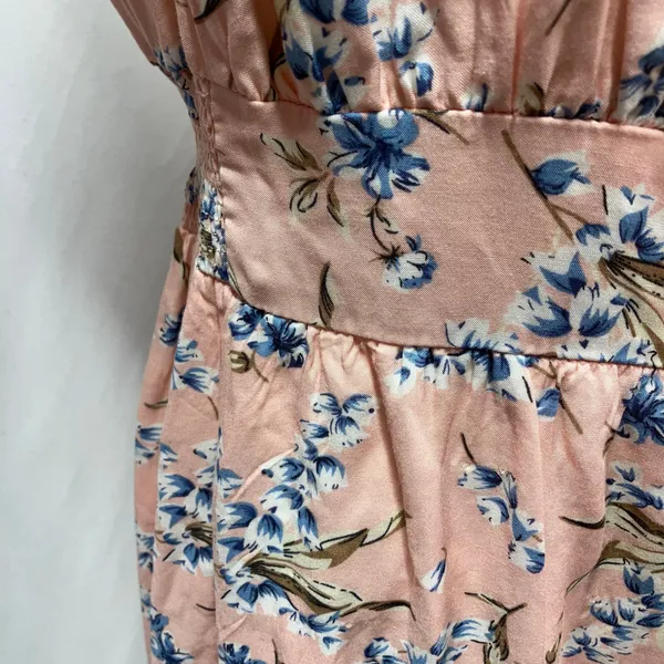 Le Lis Baby Pink‎ Floral Romper Womens Medium Rayon Open Back Short Sleeve - Image 7