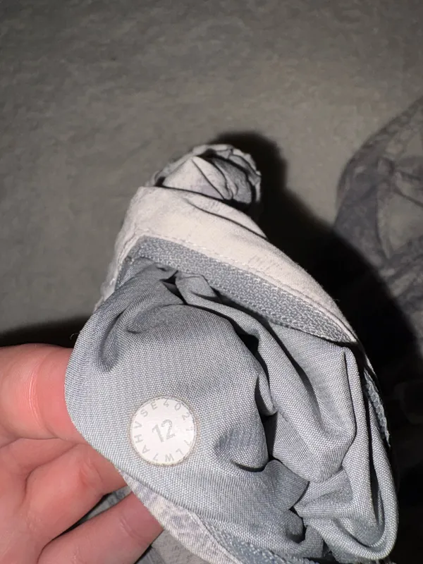 Lululemon Tracker Shorts 4" - Image 4
