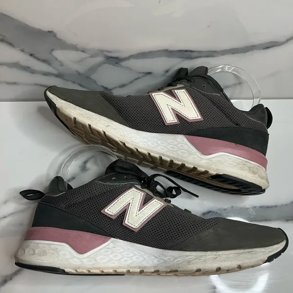 New Balance Women's Classic Retro Gray Pink Fresh Foam Sneaker Sz 10 Athletic - Image 5