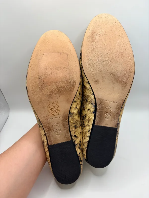 Tory Burch Eleanor Women’s 9M Snake Print Leather Loafers Gold Logo Quiet Luxury - Image 10
