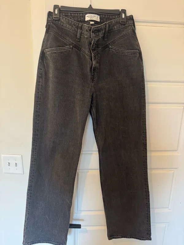High-Rise Abercrombie Jeans - Image 4