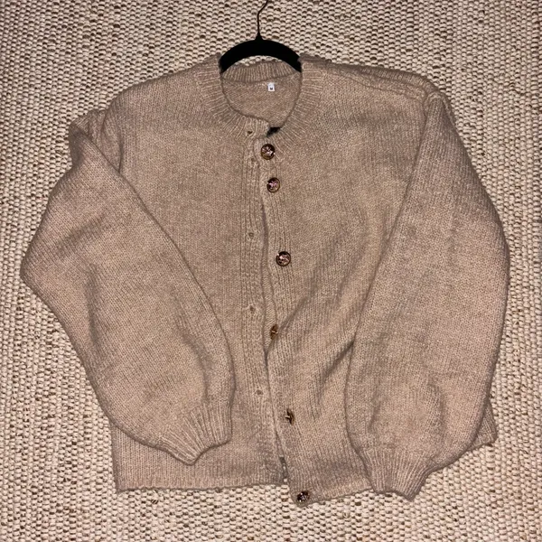Viral TikTok Button Up Sweater Size M - Image 2