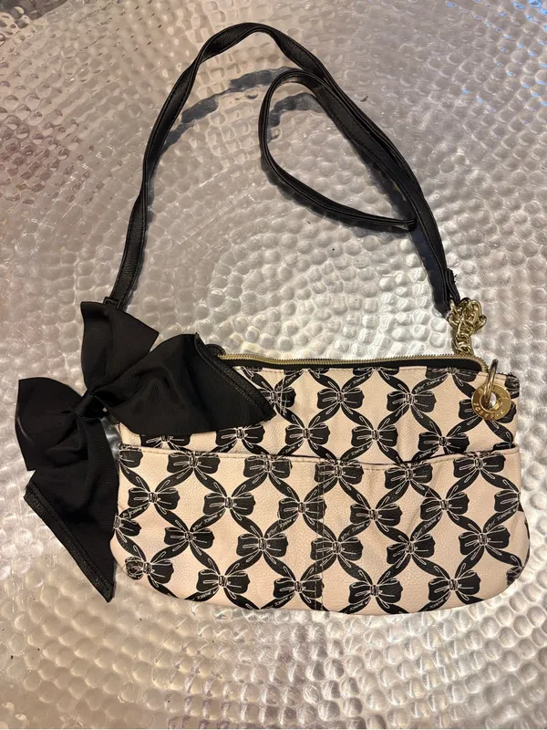Coach Black & White Bow-Print Crossbody Bag - Image 3