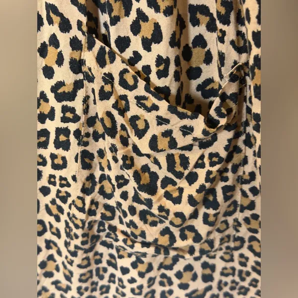 Entro Leopard Print Button Down Blouse Tie Sleeve V-Neck Pockets Boho Chic Small - Image 5