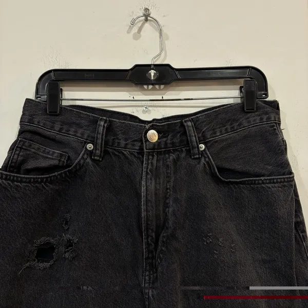 H&M Women’s Black Baggy Fit Distressed Ripped Jeans 30 Waist Frayed Hem - Image 5