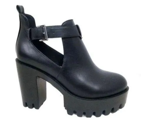 Black Lug Sole Bootie Size 5.5 - Image 5
